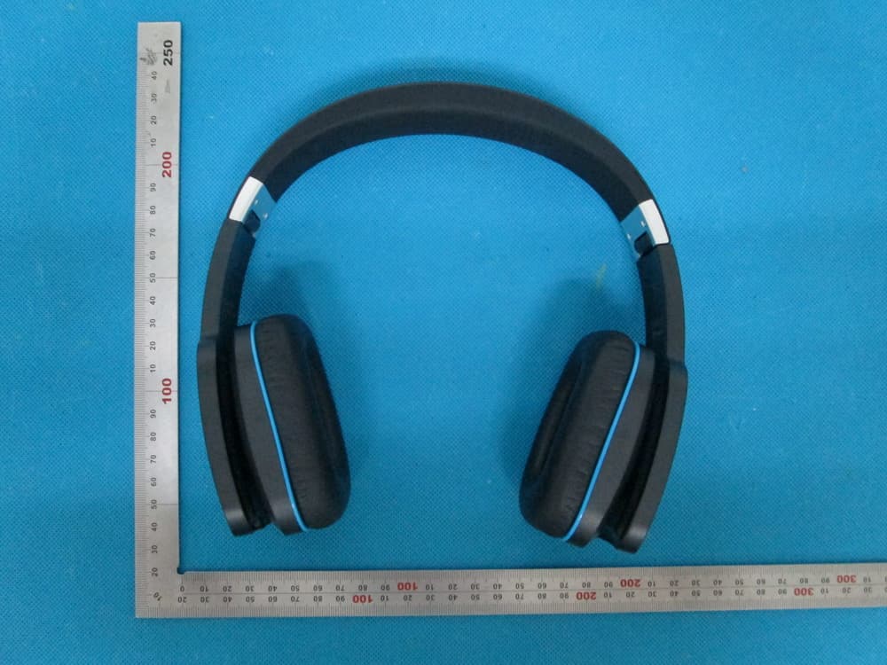 Bluetooth Headset - FCC ID 2AAIH02 - ZHICHENG LIMITED