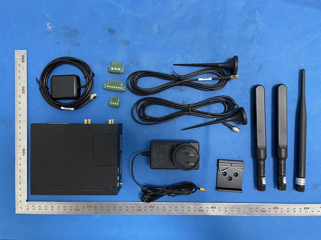 Industrial LoRaWAN Gateway - FCC ID 2AAJGR3000-LG - Guangzhou Robustel Co., Ltd.