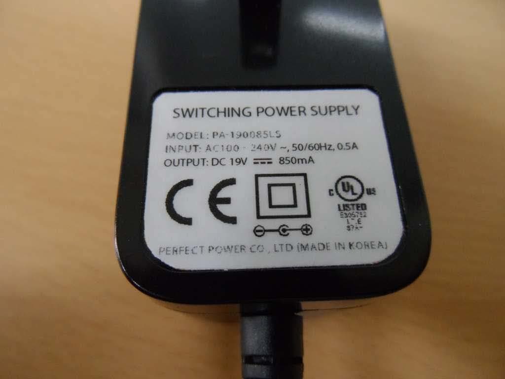 Dual Wireless Charging Pad - FCC ID 2AAJPB100T - Hansol Technics Co., Ltd. (3)