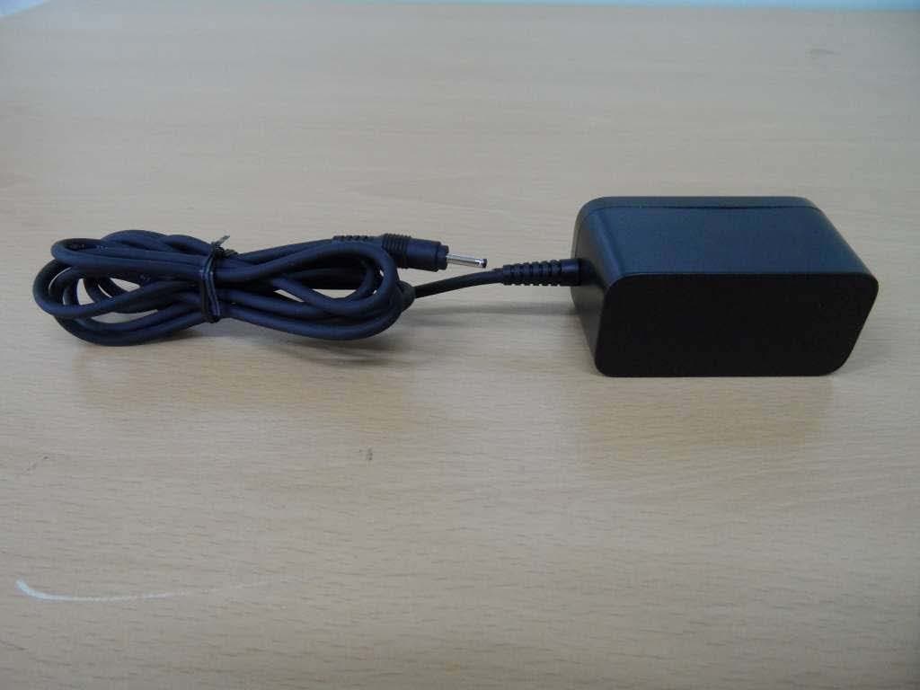 Dual Wireless Charging Pad - FCC ID 2AAJPB100T - Hansol Technics Co., Ltd. (4)