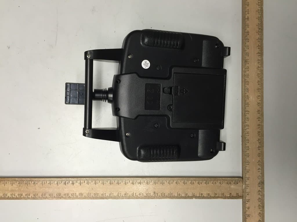 Radio Control Toy Transmitter (2.4GHz) - FCC ID 2AALA1315-1314-1326 - Shantou City Hengdi Industry Co., Ltd (4)