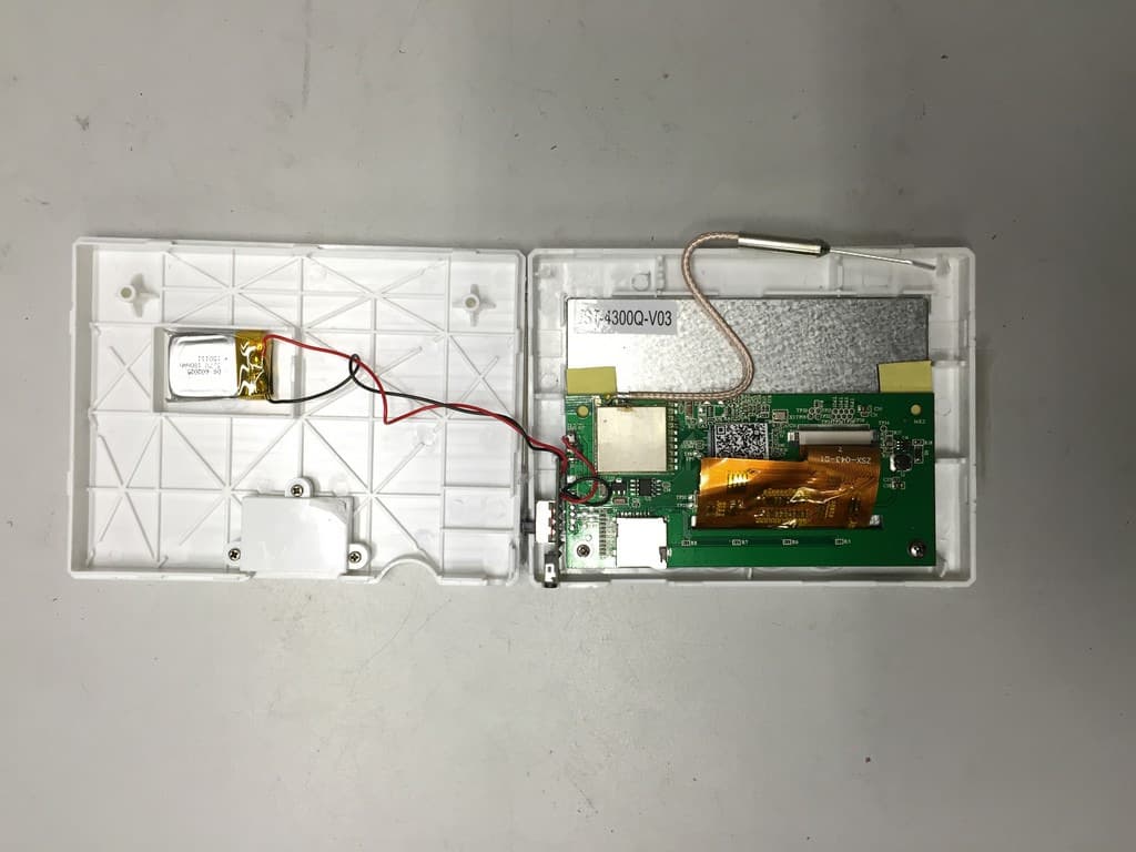 Radio Control Toy Transmitter (2.4GHz) - FCC ID 2AALAFC043TFTCPT40A - Shantou City Hengdi Industry Co., Ltd (3)