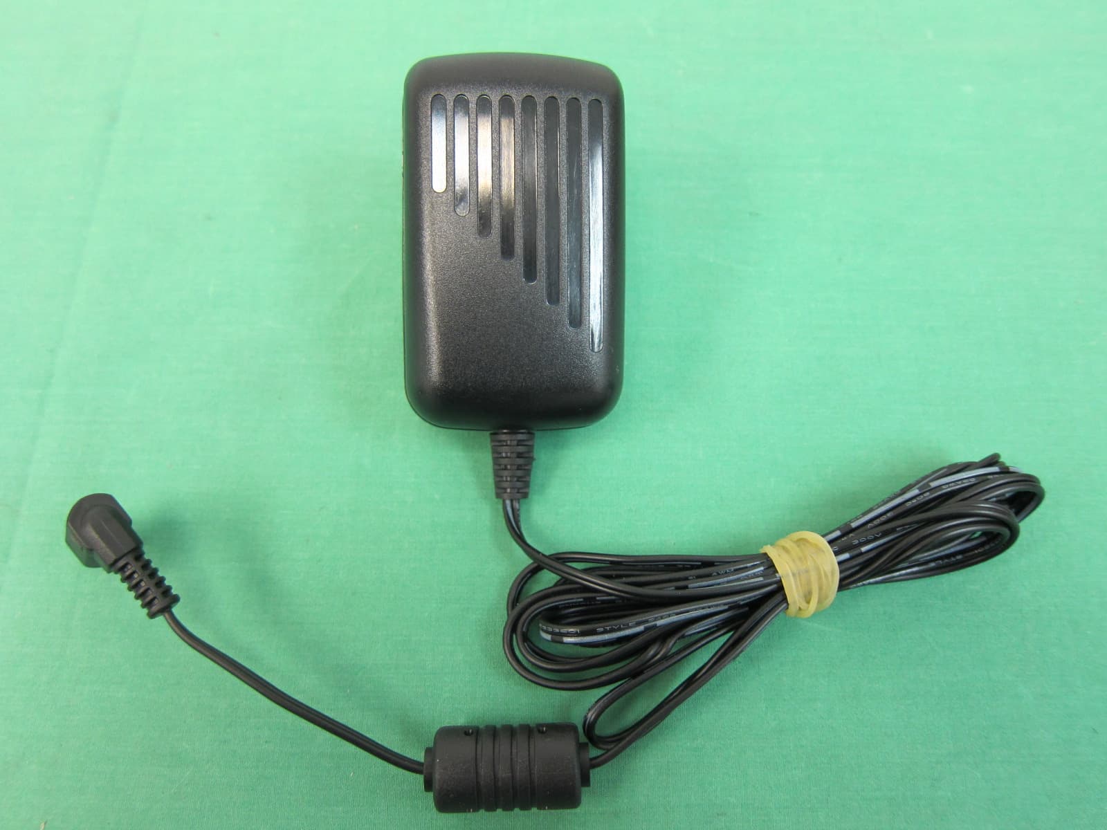 Portable Stereo Speaker - FCC ID 2AANA-SEM-GB6000 - S.E.M. INDUSTRIES