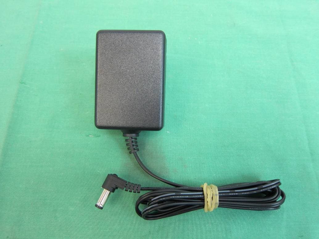 Clock Radio With USB Charger - FCC ID 2AANA-SEM-Q7 - S.E.M. INDUSTRIES (2)