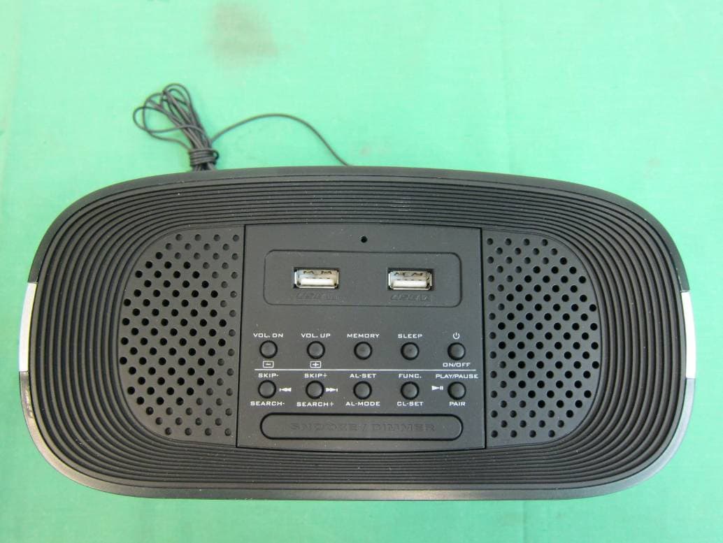 Clock Radio With USB Charger - FCC ID 2AANA-SEM-Q7 - S.E.M. INDUSTRIES
