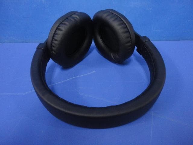 Bluetooth headset - FCC ID 2AANU-SHB7150 - Gibson Innovations Limited (2)
