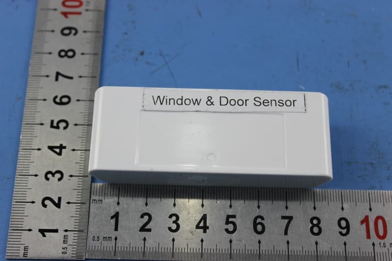 Smart Home Window / Door Sensor - FCC ID 2AANUAEH2120 - Gibson Innovations Limited