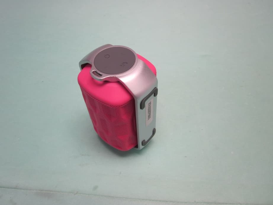 Waterproof Bluetooth Speaker - FCC ID 2AANUBT2200 - Gibson Innovations Limited (5)