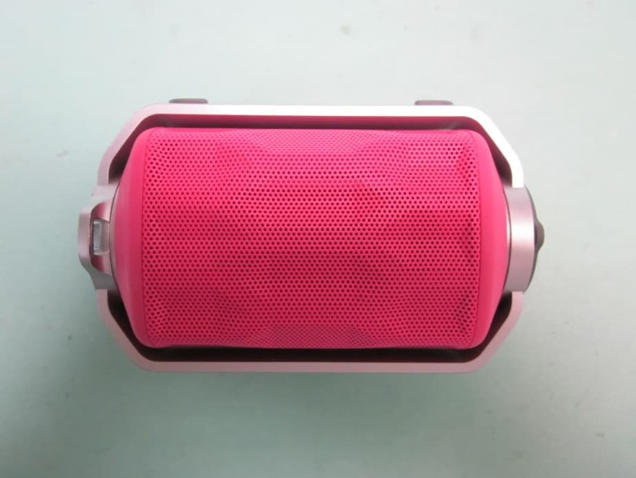 Waterproof Bluetooth Speaker - FCC ID 2AANUBT2200 - Gibson Innovations Limited (2)