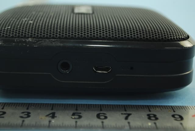 Wireless Portable Speaker - FCC ID 2AANUBT2500 - Gibson Innovations Limited (5)