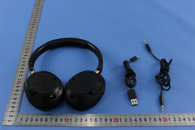 Bluetooth Headset - FCC ID 2AANUSHB7250 - Gibson Innovations Limited (2)