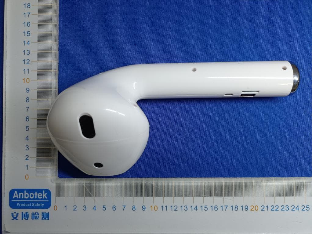 Giant Novelty Earbud Speaker - FCC ID 2AANZ-XLB - DGL Group LTD.