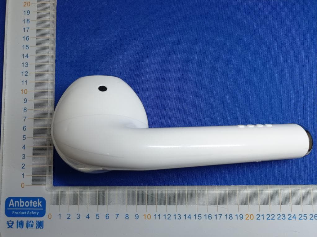 Giant Novelty Earbud Speaker - FCC ID 2AANZ-XLB - DGL Group LTD. (2)