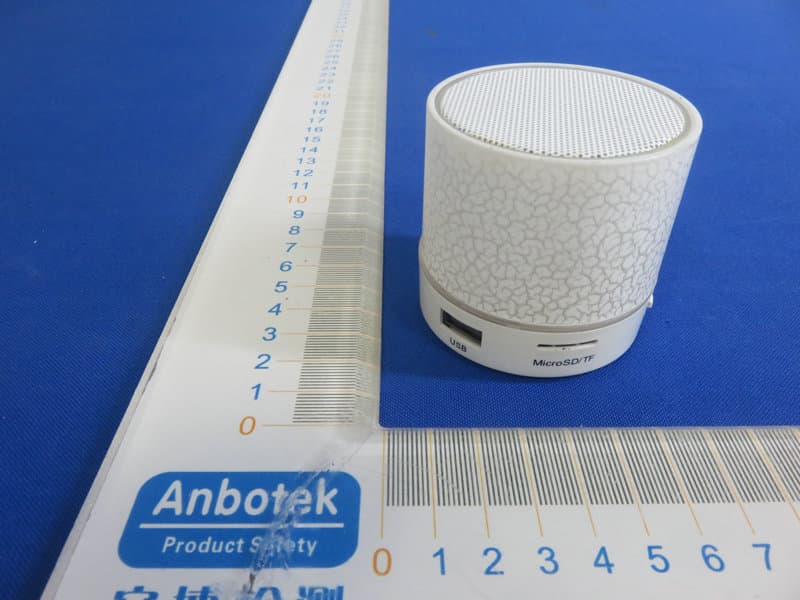 WIRELESS GLOW LED SPEAKER - FCC ID 2AANZLEDXC - DGL Group LTD. (3)