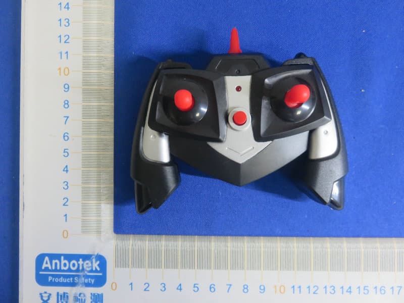 GENERIC RC BATTLE CAR - FCC ID 2AANZRCBTL1 - DGL Group LTD. (2)