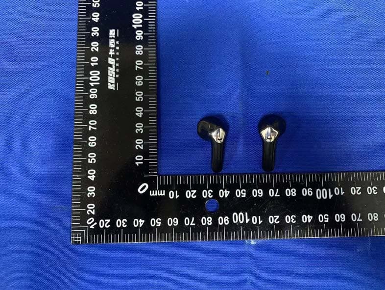 Wireless Earbuds - FCC ID 2AANZWECC - DGL Group LTD. (2)