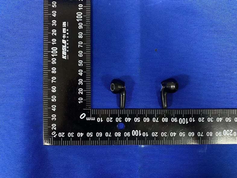 Wireless Earbuds - FCC ID 2AANZWECC - DGL Group LTD. (3)