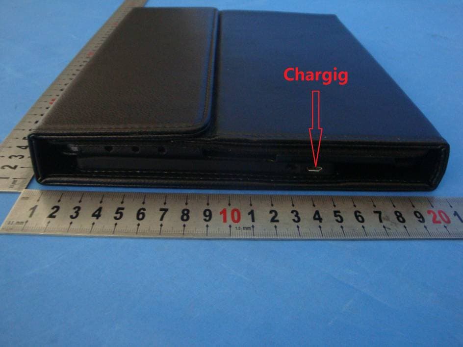 Bluetooth Keyboard - FCC ID 2AAOE13BW05003 - Shenzhen B&W Electronics Development Limited (2)