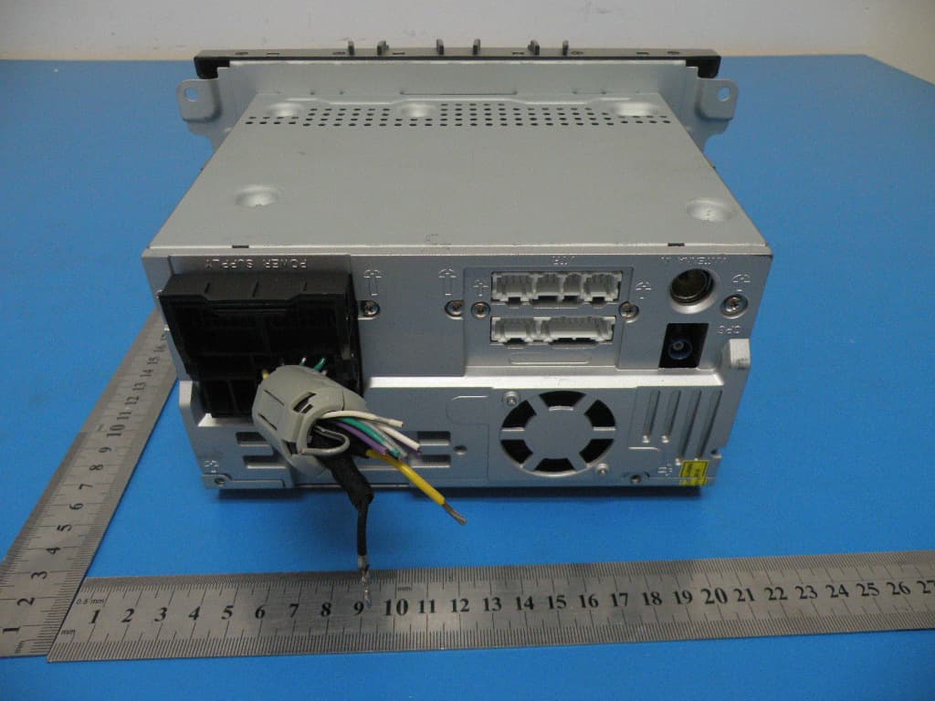 Ford 322 special model 2009 Focus 2011 Mondeo - FCC ID 2AAOI75322 - FLYAUDIO CORPORATION