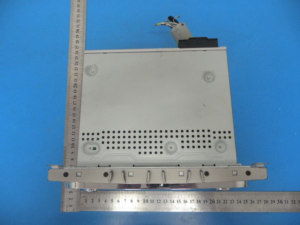 Ford 322 special model 2009 Focus 2011 Mondeo - FCC ID 2AAOI75322 - FLYAUDIO CORPORATION (4)