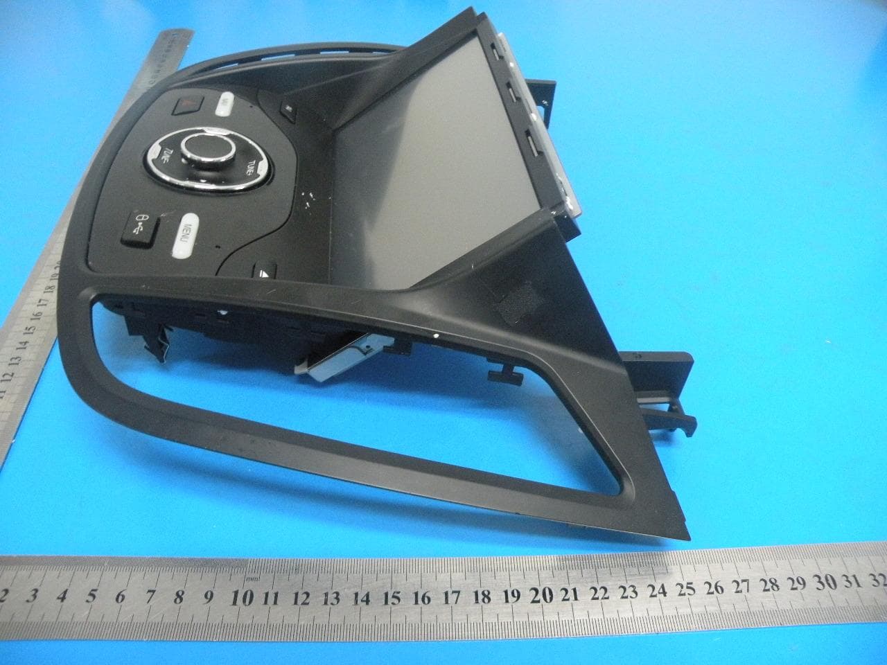 Ford 2013 kuga - FCC ID 2AAOI75435B01E2 - FLYAUDIO CORPORATION (5)