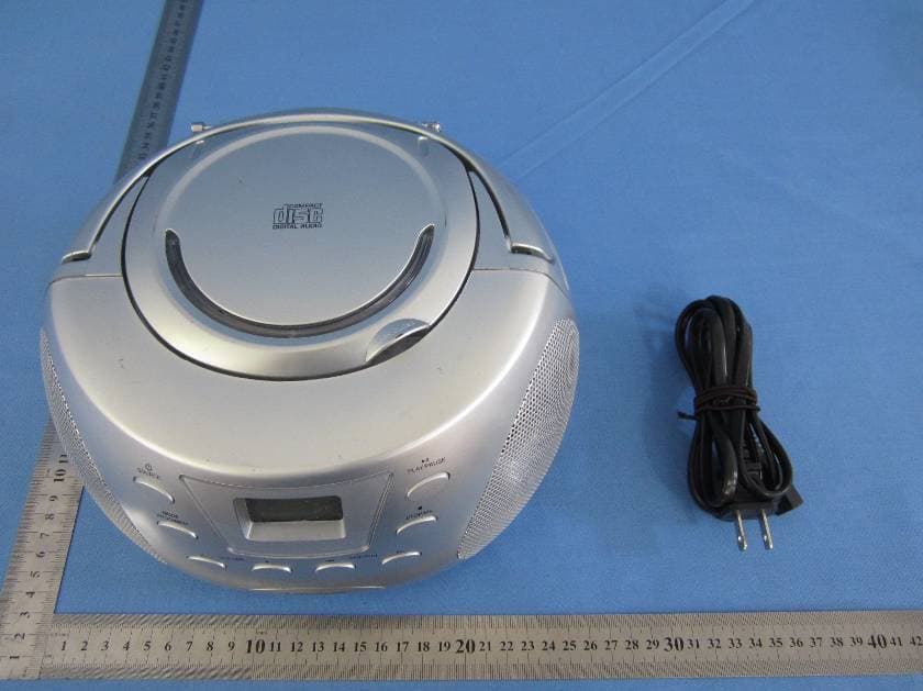 CD Boombox with Bluetooth - FCC ID 2AAOLCD725BT - Wing Hing Electronics Industrial Ltd. (2)