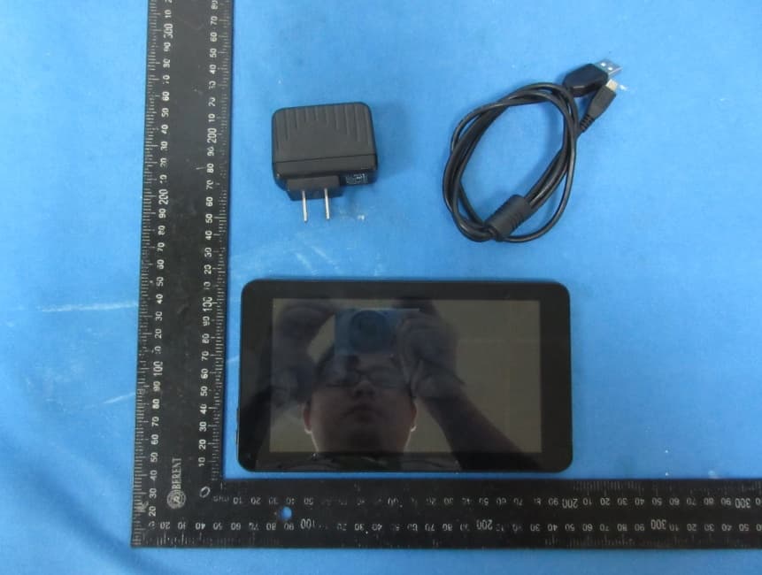 Internet Tablet - FCC ID 2AAP6M7041 - SHENZHEN ZOWEE TECHNOLOGY CO.,LTD (3)