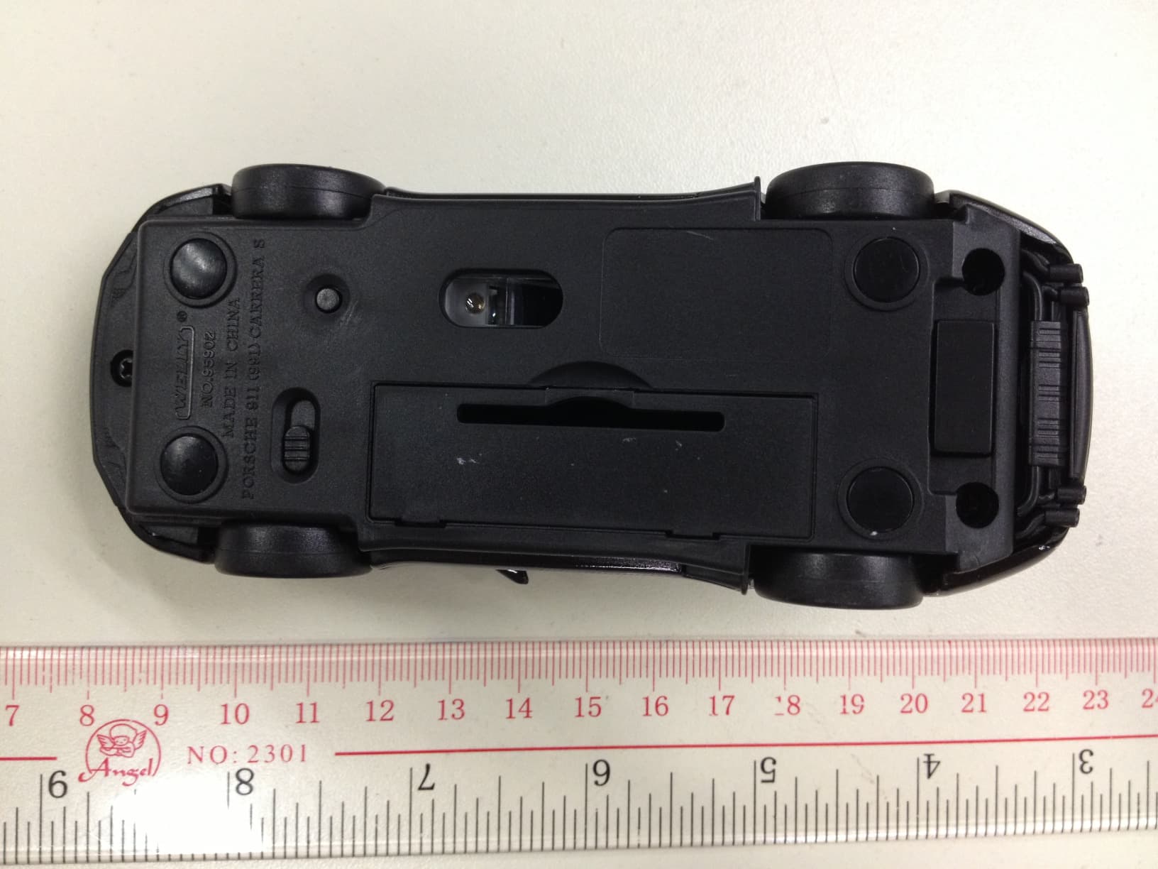 2.4GHz Wireless Optical Mouse in Car Style - FCC ID 2AAP995902 - Wellitec Development Ltd. (2)