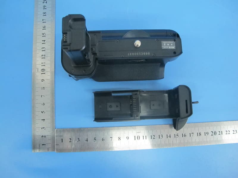 Battery grip - FCC ID 2AAPF-MKA7 - Hongkong Meike Digital Technology Co., LTD. (4)