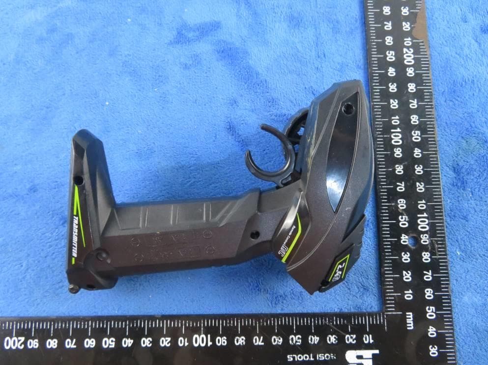 RC TOYS - FCC ID 2AASIYD85722898-7 - YUAN DI TOYS FACTORY (3)