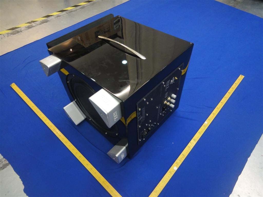 Amplifier - FCC ID 2AATQS3-S5SUB - REL Acoustics Ltd. (2)