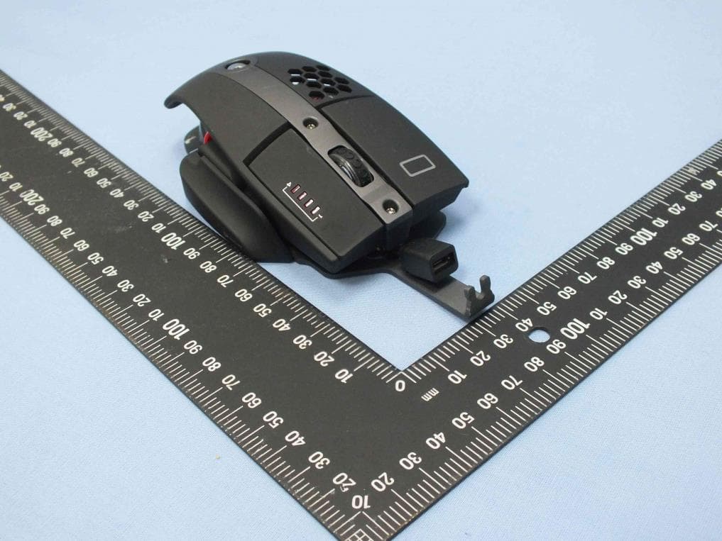 Level 10M Wireless Mouse - FCC ID 2AAUCMOLTMHYLOBK01 - Thermaltake Technology Co., Ltd. (2)