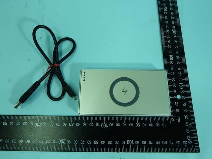 Wireless Charging Power Bank - FCC ID 2AAUCPOWPCPCP1SI00 - Thermaltake Technology Co., Ltd. (4)