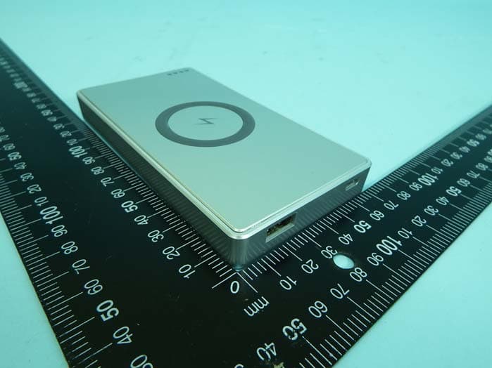 Wireless Charging Power Bank - FCC ID 2AAUCPOWPCPCP1SI00 - Thermaltake Technology Co., Ltd. (3)