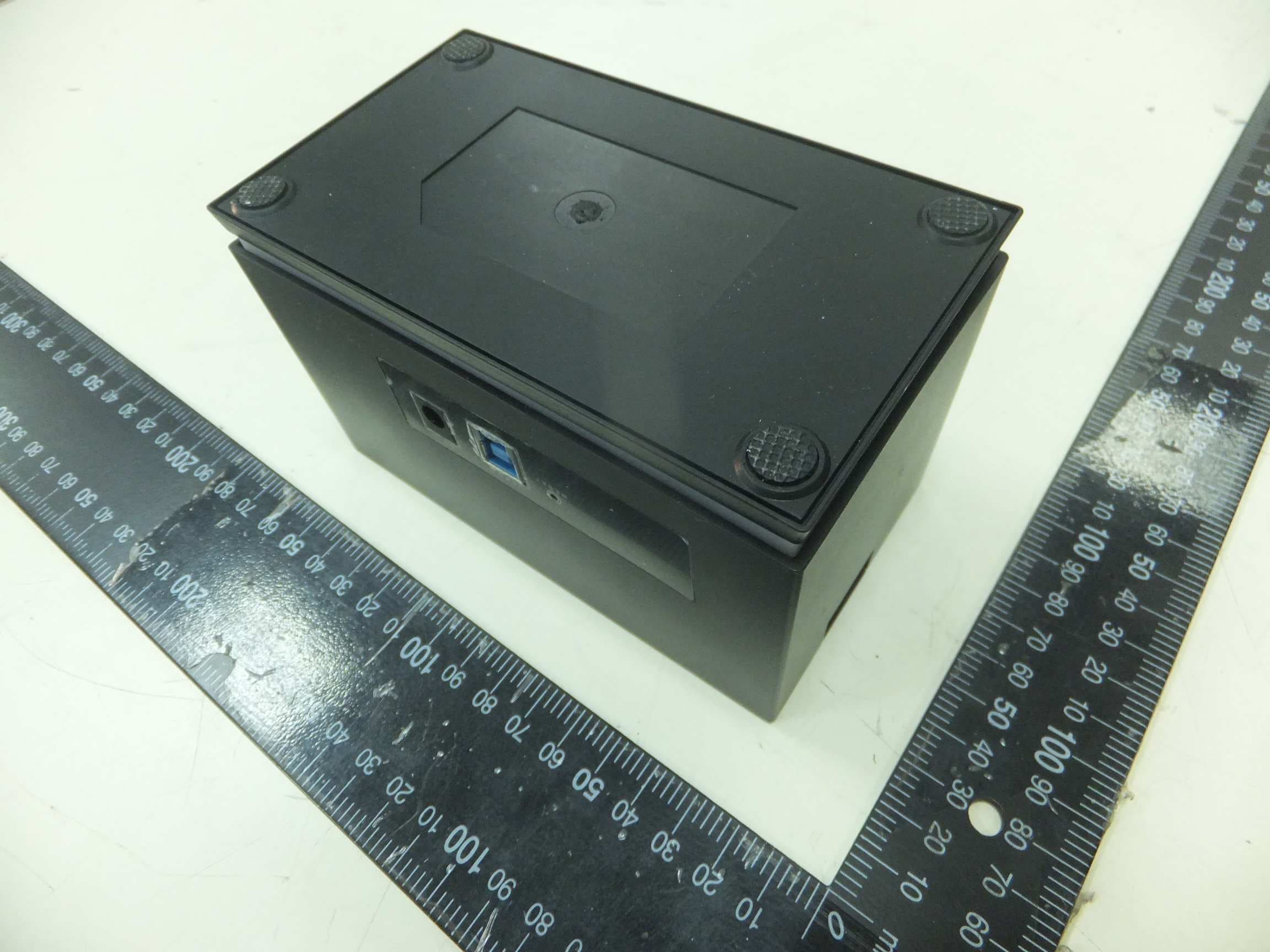 BlacX Urban Wi-Fi Edition HDD Docking Station - FCC ID 2AAUCST001D31COUA1 - Thermaltake Technology Co., Ltd. (2)
