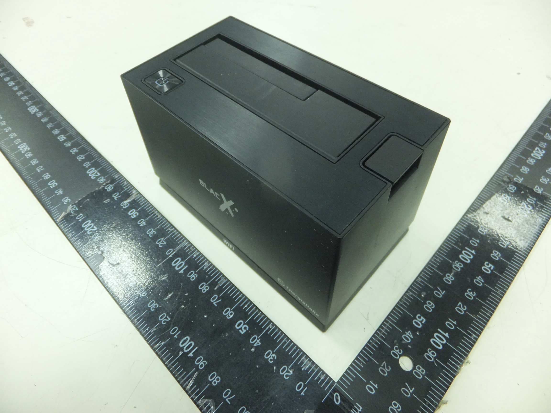 BlacX Urban Wi-Fi Edition HDD Docking Station - FCC ID 2AAUCST001D31COUA1 - Thermaltake Technology Co., Ltd.