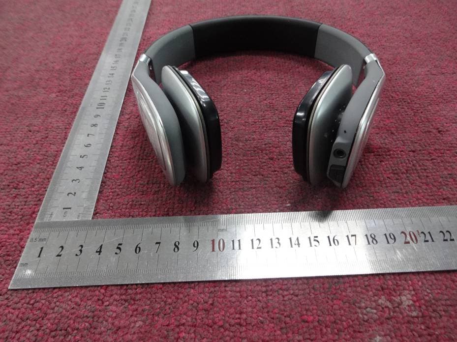 VOLT- Pro Hi-Definition Wireless On-Ear Headphone - FCC ID 2AAWESV3 - Soul Electronics Limited (3)