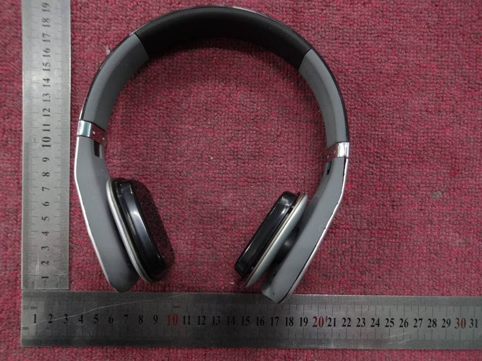 VOLT- Pro Hi-Definition Wireless On-Ear Headphone - FCC ID 2AAWESV3 - Soul Electronics Limited (2)
