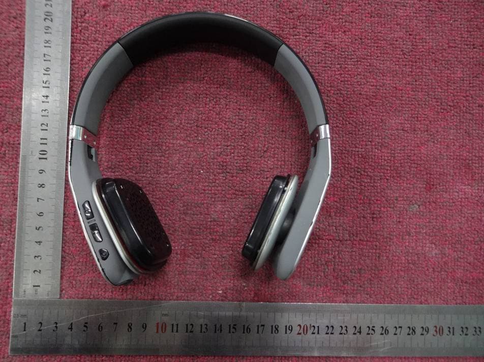 VOLT- Pro Hi-Definition Wireless On-Ear Headphone - FCC ID 2AAWESV3 - Soul Electronics Limited