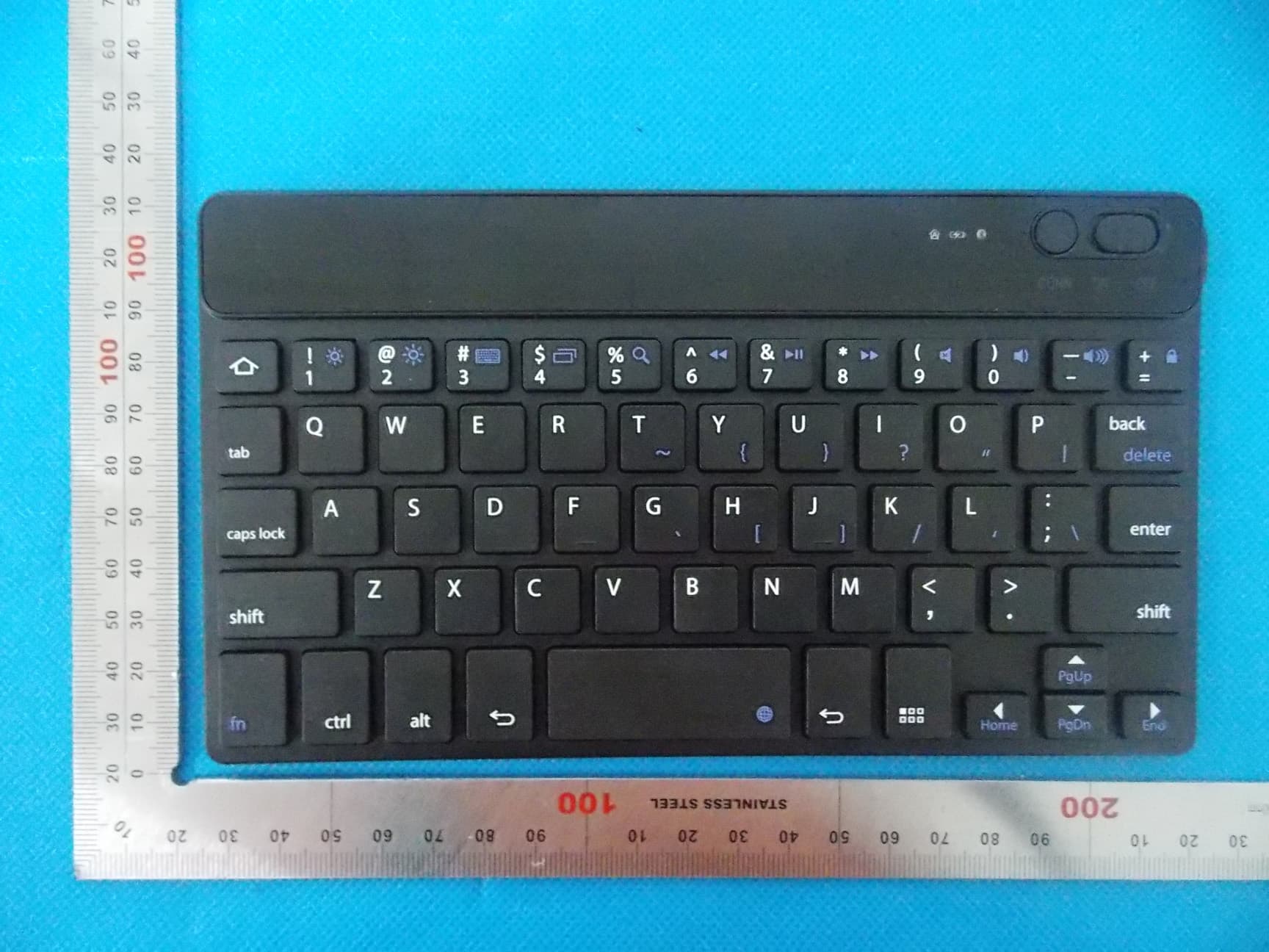 Bluetooth Keyboard - FCC ID 2AAWXKB001 - Incipio, LLC