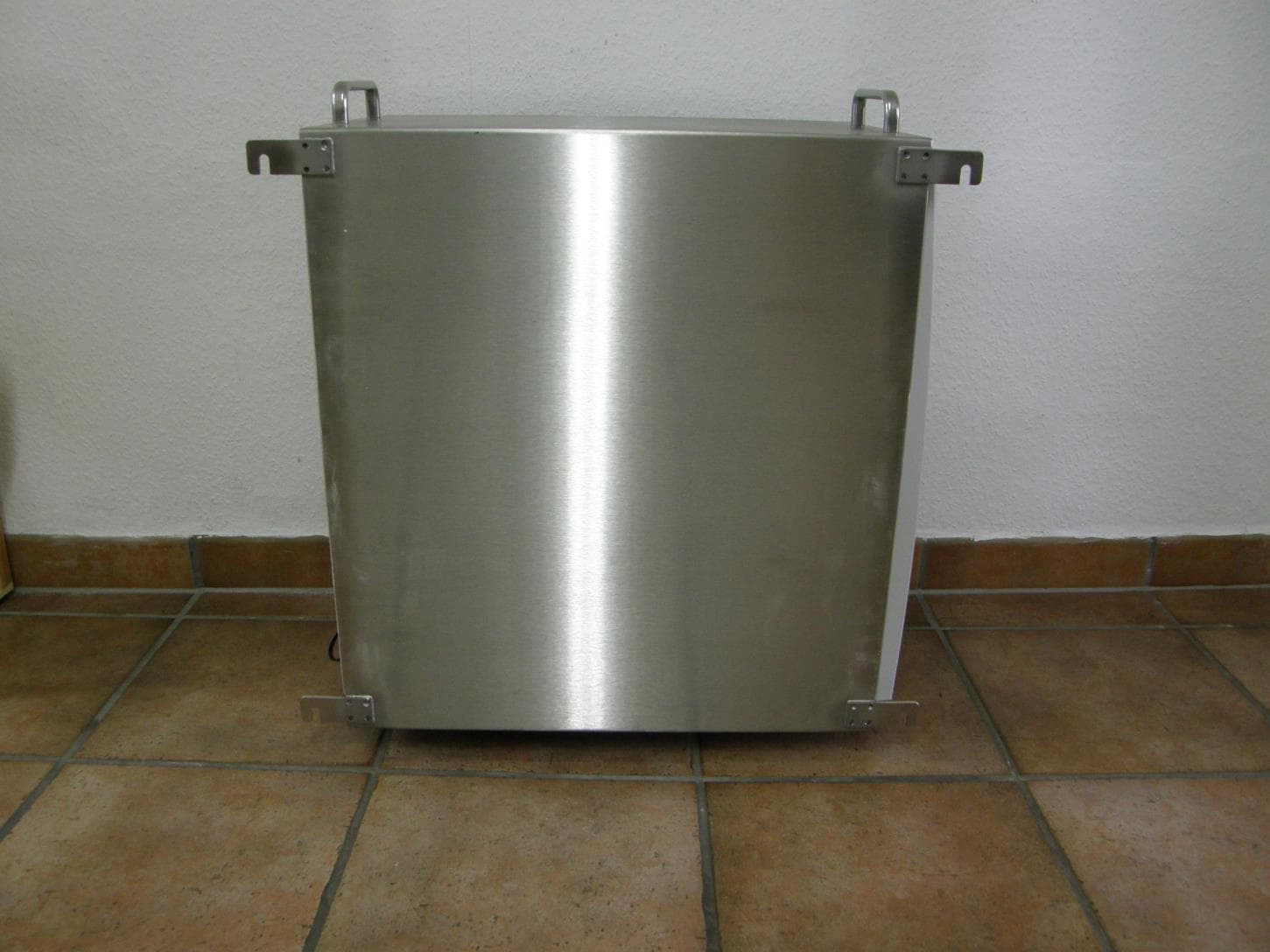 Indoor UWB System - FCC ID 2AAX7MWT - TEWS Elektronik GmbH & Co. KG (2)