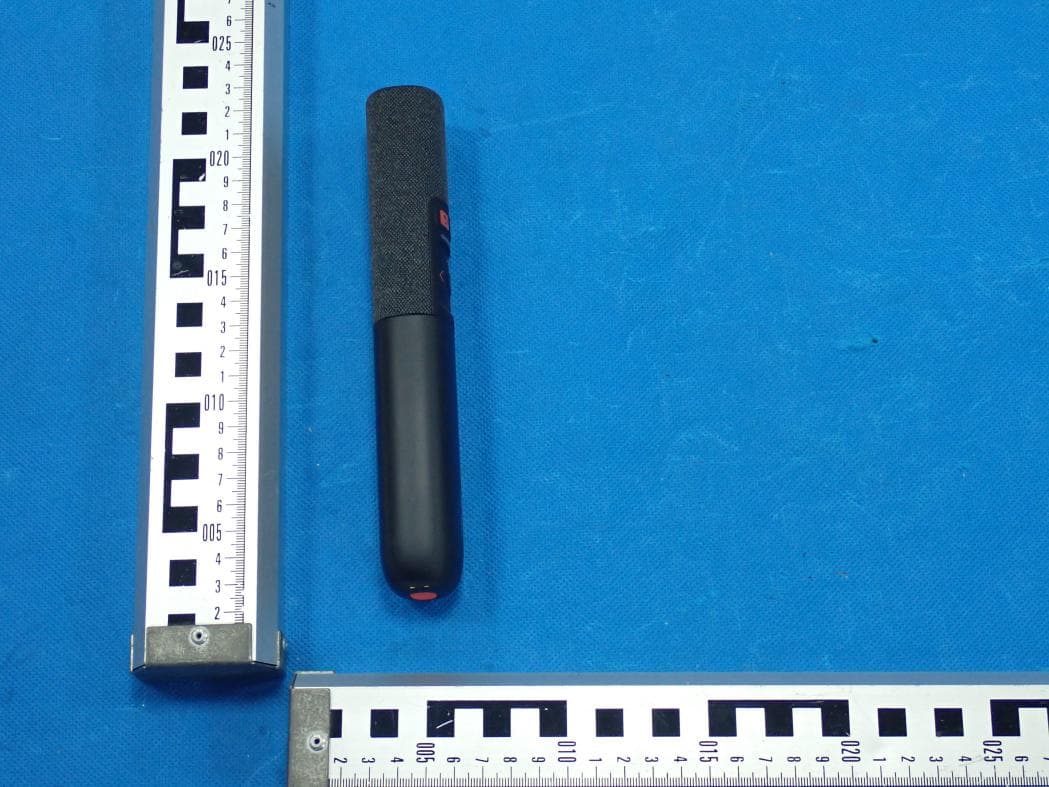 Basic Wireless Karaoke Microphone - FCC ID 2AAXO-001SBK - The Singing Machine Company, Inc. (2)