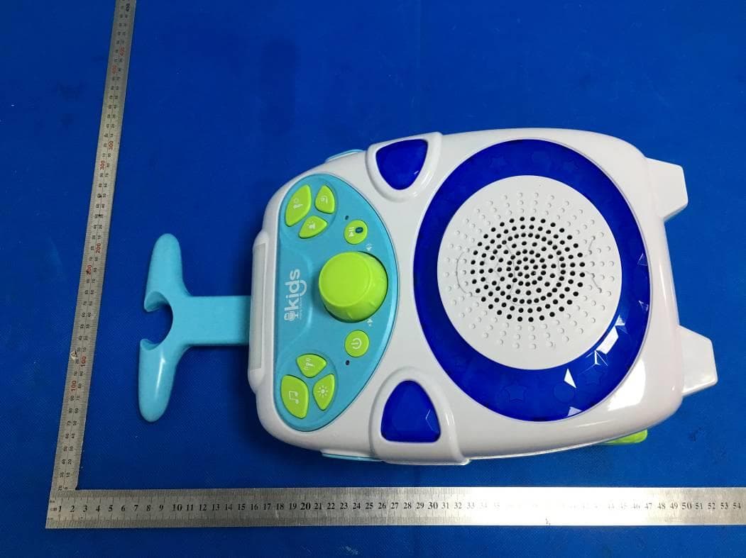 PORTABLE KARAOKE PLAYER WITH BLUETOOTH - FCC ID 2AAXO-SMK264 - The Singing Machine Company, Inc.