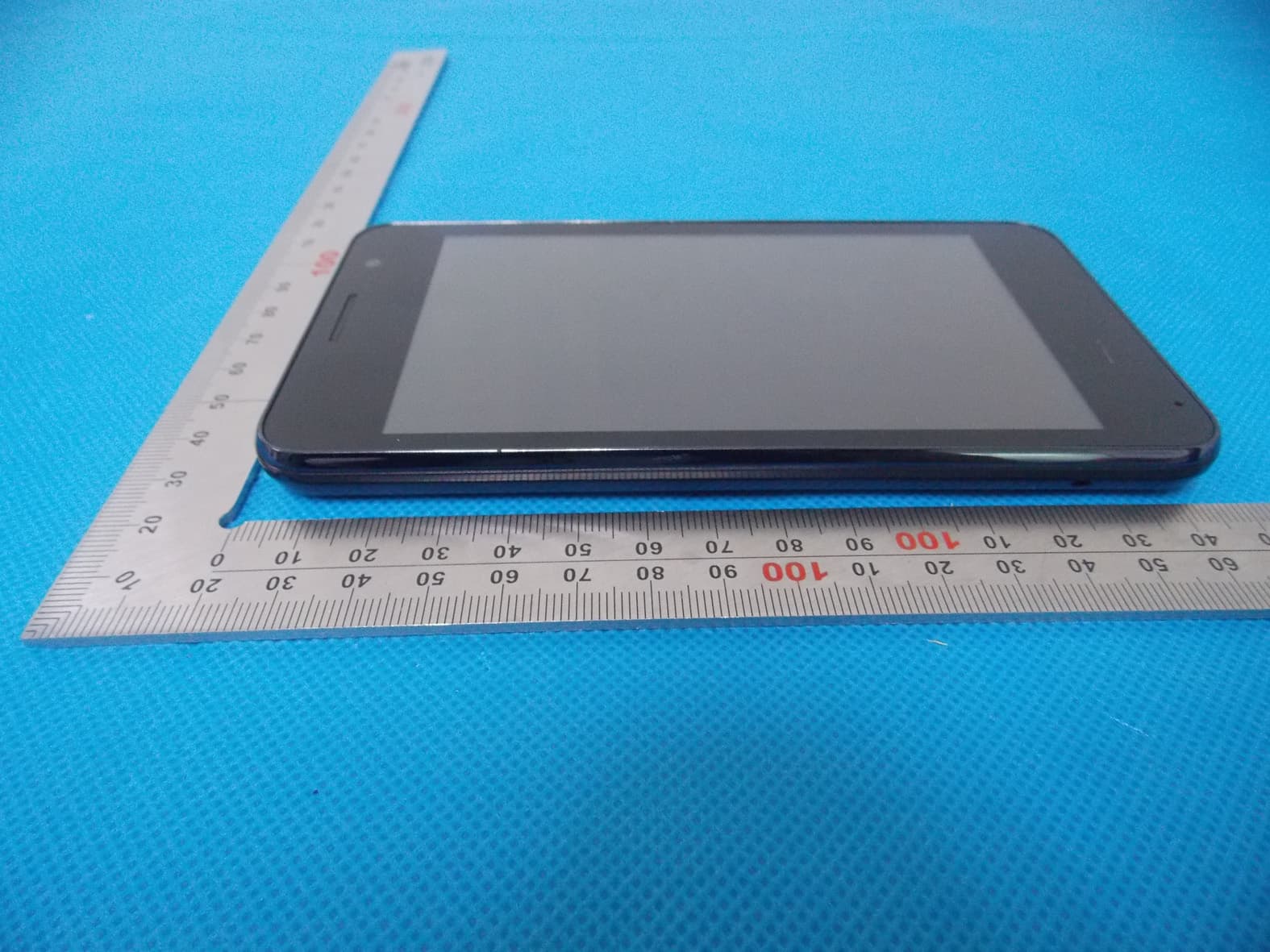 CDMA Smartphone - FCC ID 2AAYEWOW818 - MobilMax Technology Inc. (3)