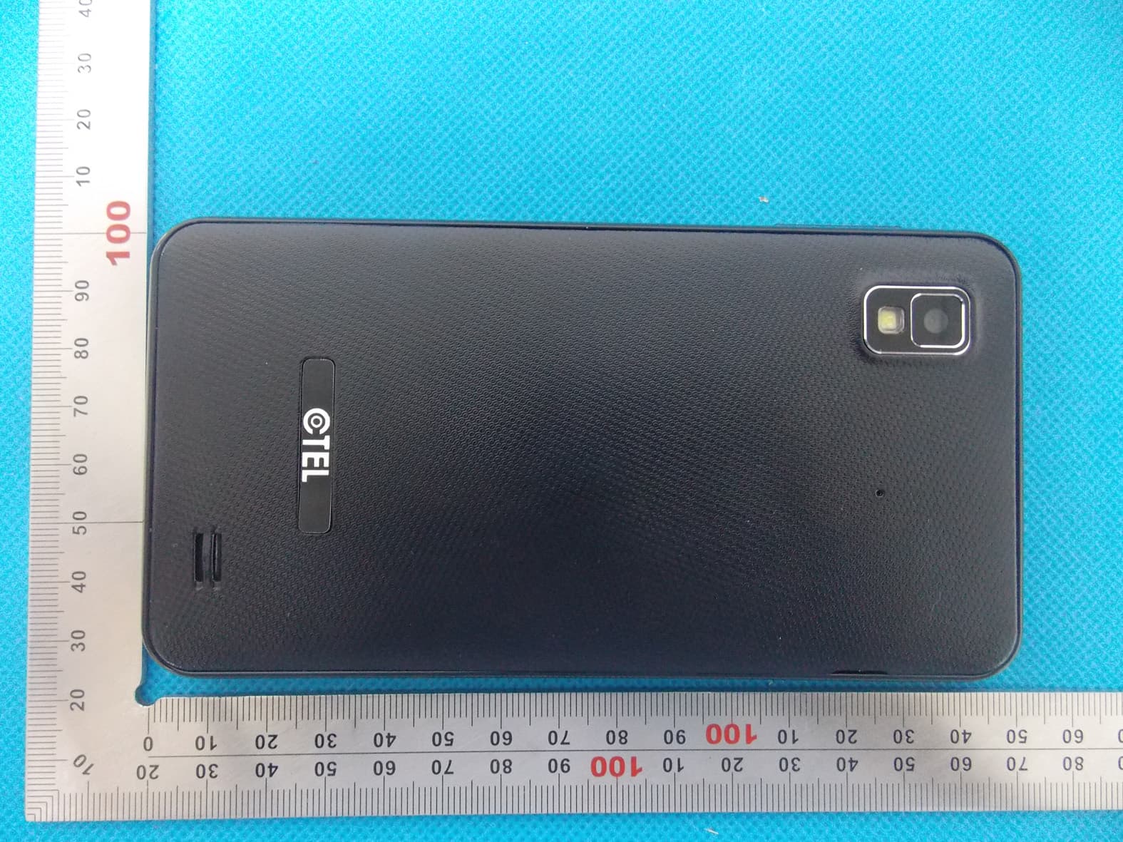 CDMA Smartphone - FCC ID 2AAYEWOW818 - MobilMax Technology Inc. (1)