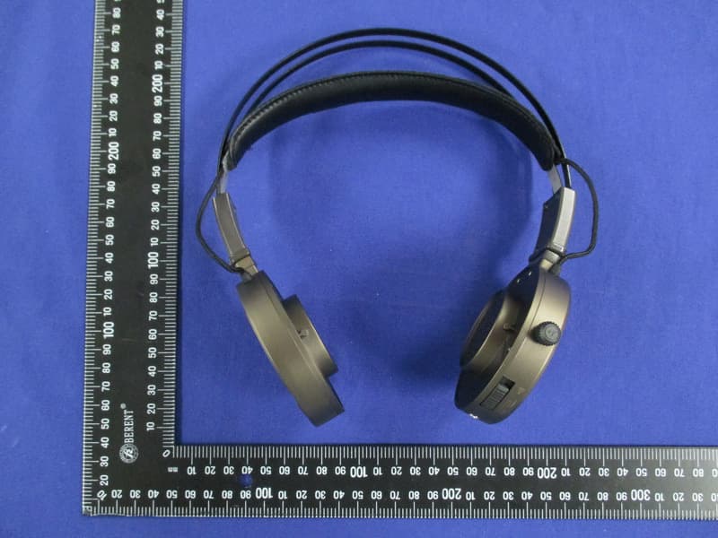 Wireless Headphone - FCC ID 2AAZ3-20130913001 - 3IOS PTE LTD (4)