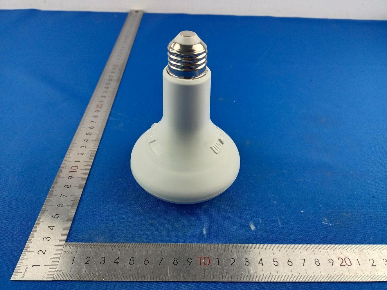 LED lamp - FCC ID 2AB2Q-BR650STQ1QM - LEEDARSON LIGHTING CO., LTD.