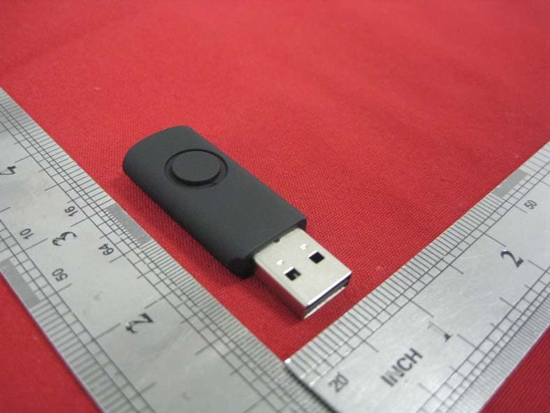 Livid USB Receiver 1 - FCC ID 2AB3B-RECEIVER - Viditar Inc. (2)
