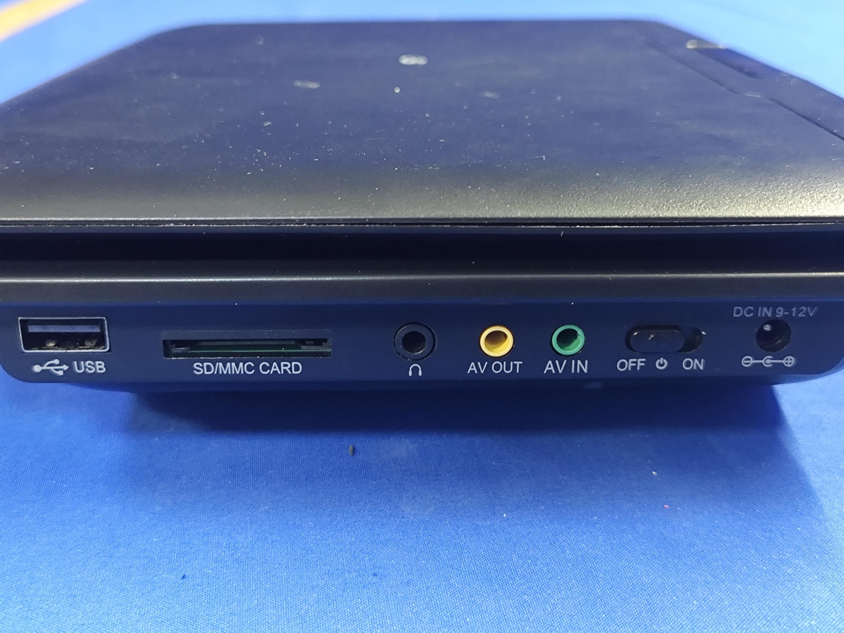 9 Inches Portable DVD Player with bluetooth headphones - FCC ID 2AB4K365901BT - MET INDUSTRIAL LTD (3)
