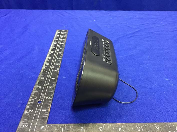 PLL AM/FM DUAL ALARM CLOCK RADIO WITH BLUETOOTH AND USB CHARGING PORT - FCC ID 2AB4KMETYH8106 - MET INDUSTRIAL LTD (2)